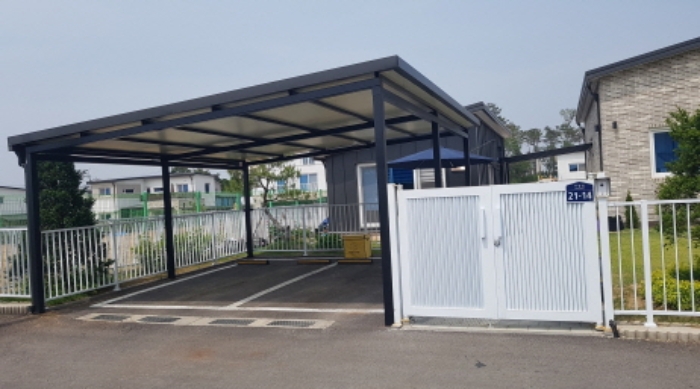 * 목록1. 지상 주차장 전경