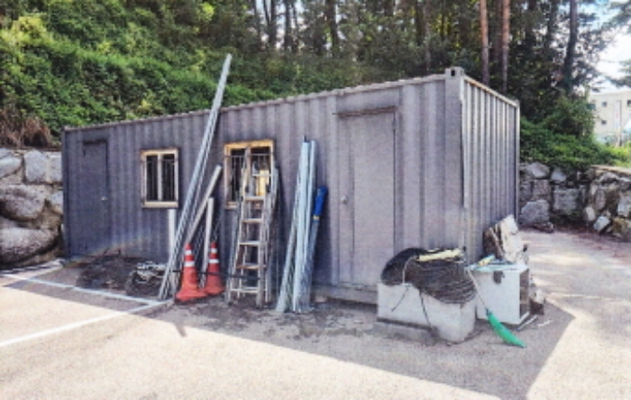 본 건(기호1번 토지 지상에 소재하는 소유자 불상의 컨테이너박스)