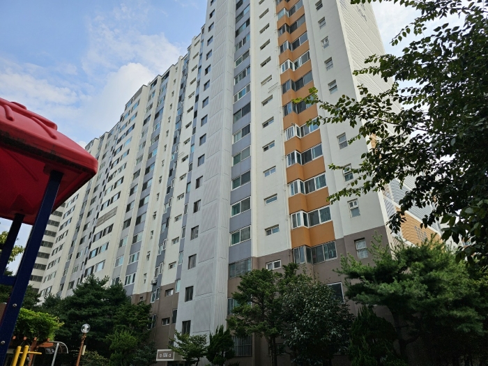 본건 소재 제104동 전경