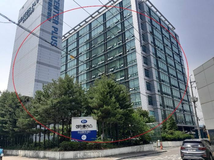 본건이 속한 건물전체전경(북서측 방면)