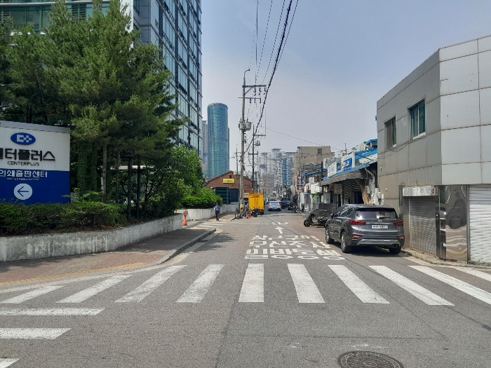 주위환경(북서측 도로변)