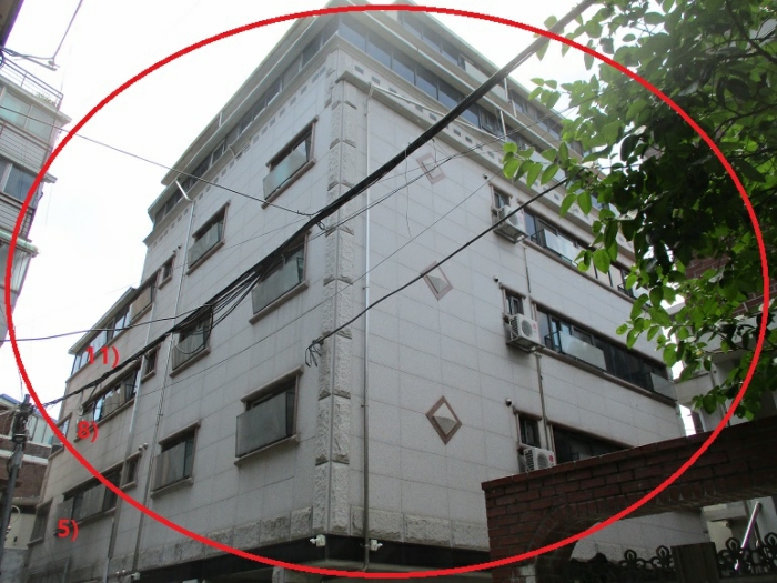 본  건
[제시외 건물 기호5),8),11)]