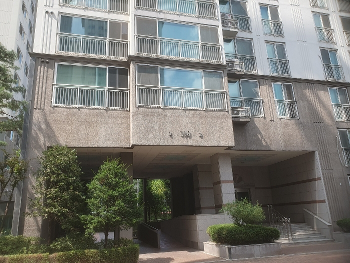 108동 1호,2호 라인 입구