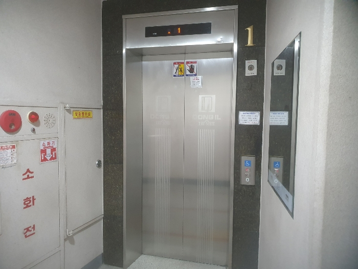 승강기 홀