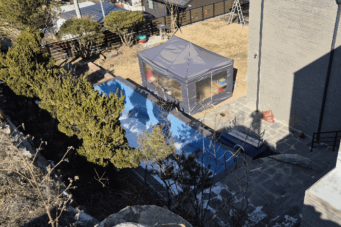 제시외 ㉢ 및 천막(텐트)