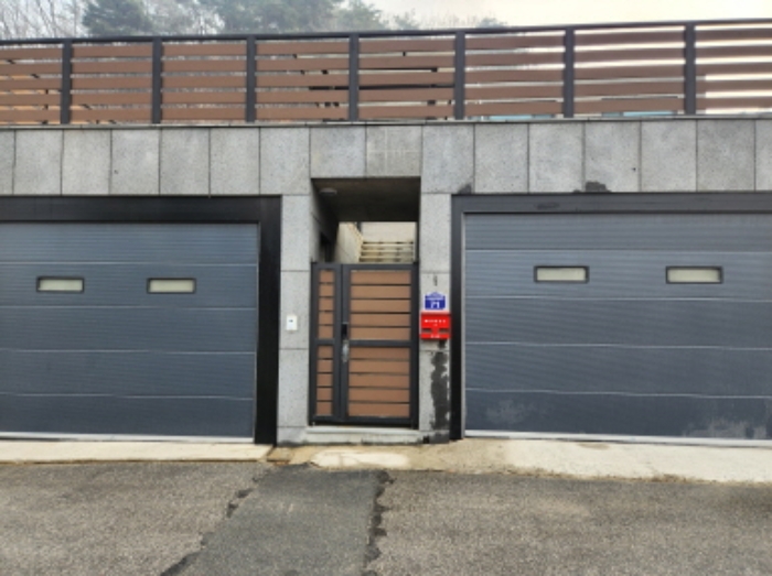 목록3. 지하 차고 전경