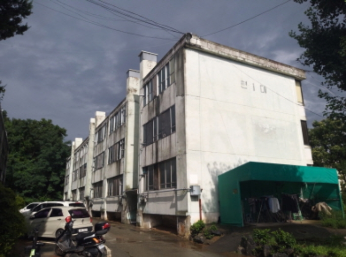 * 본건 목적물 소재 동 전경