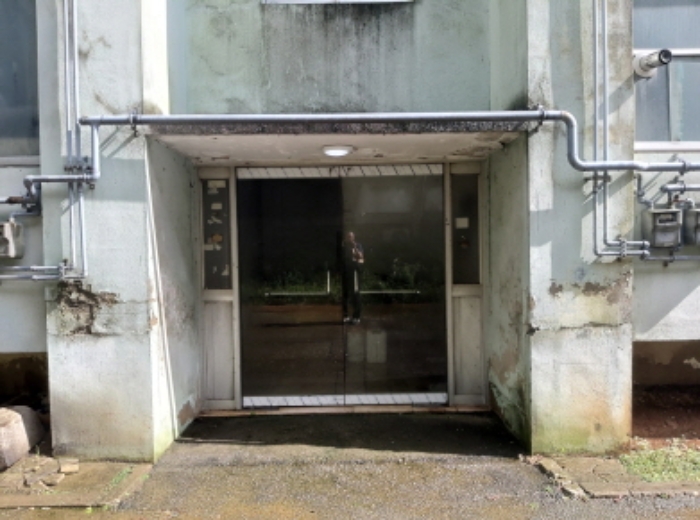 * 본건 목적물 소재 동 공동출입구 전경