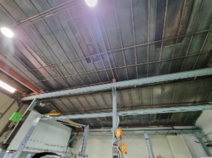 제시외 카센터 시설(철골기둥 천막지붕)