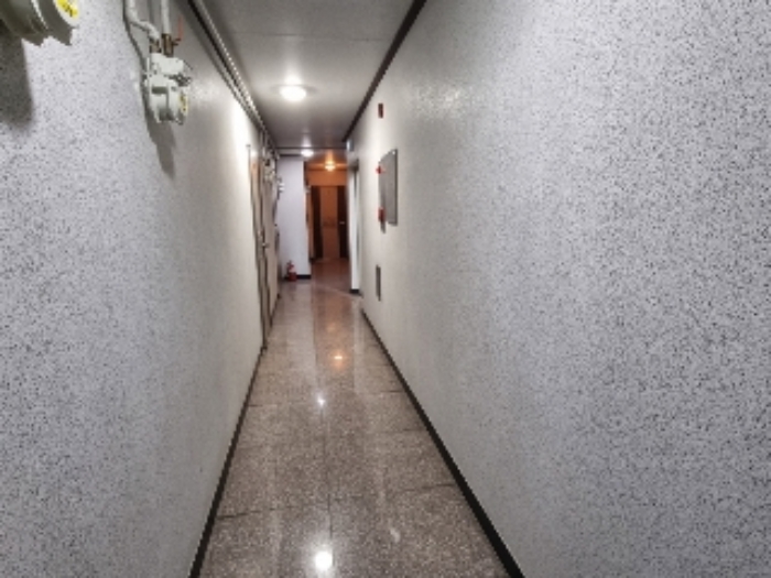 목록 2. 건물 2층 복도