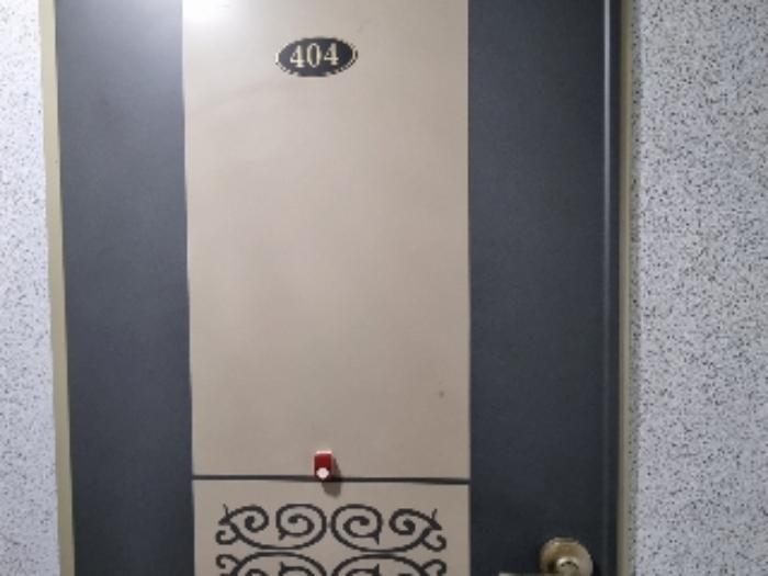 목록 2. 건물 4층 404호 출입문