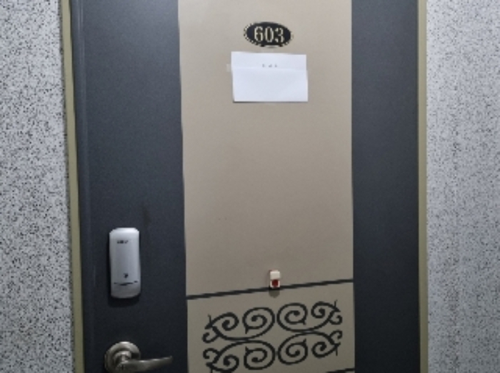 목록 2. 건물 6층 603호 출입문(안내문)