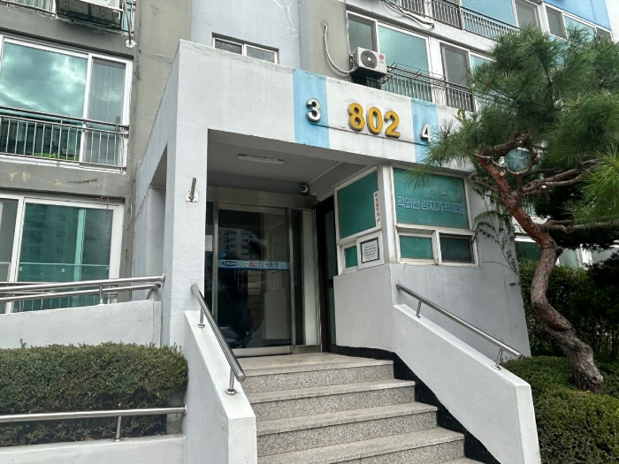공동 출입문