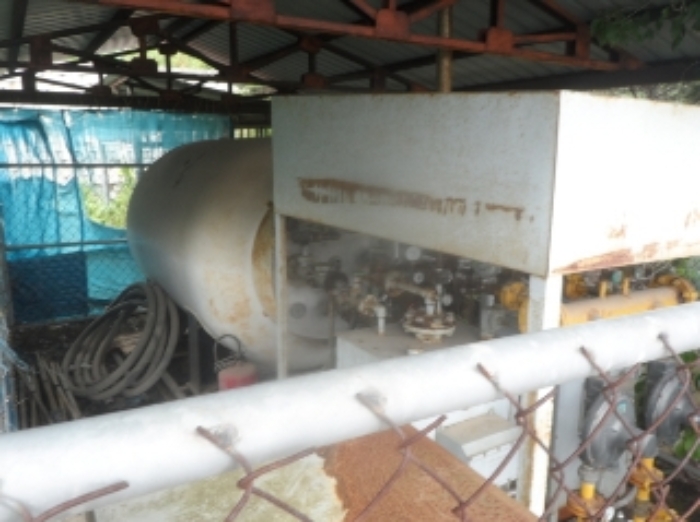 기호 1번 지상에 소재하는 것으로 보이는 제시외 철골조 강판지붕 창고 내 LPG저장시설