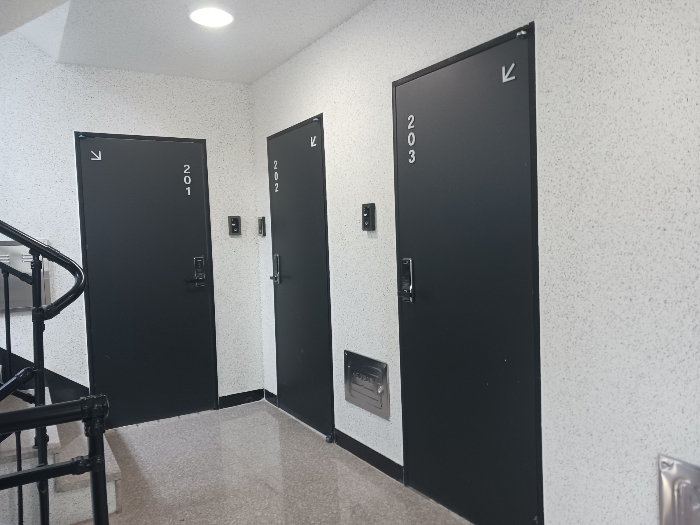 기호(1) 2층 복도 근경