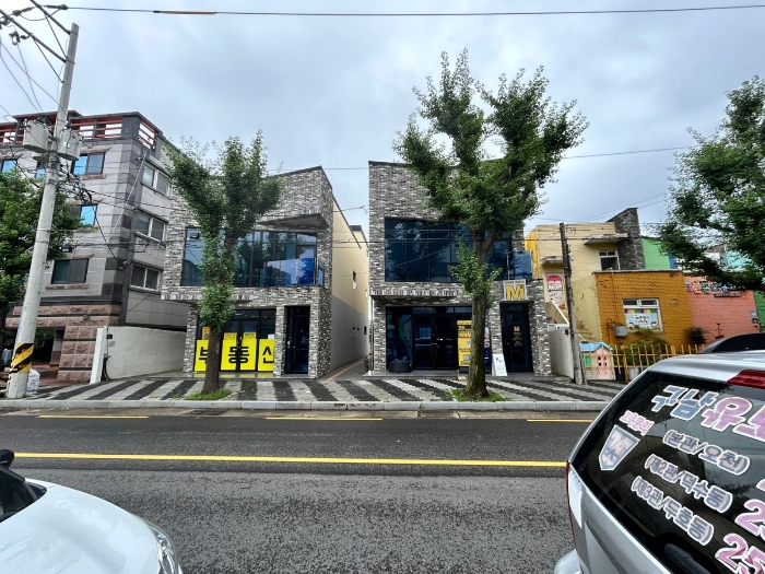 본건 기호 1), 3) 서측 전경