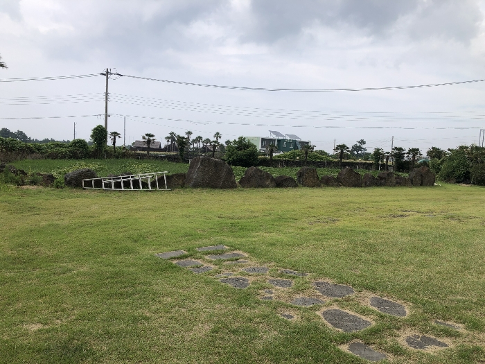 기호 1 북서측 지상 조경석-감정평가외