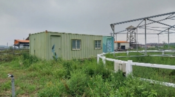소재지1(교래리 산60-45) 지상에 소재한 이동식 컨테이너