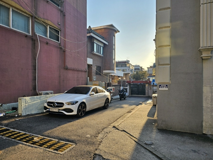 [본건 접면도로 및 주위환경]