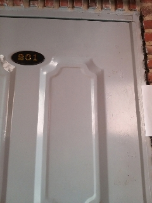 세대출입문(1층 201호)