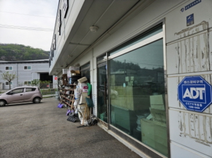 도로변 쪽 소유자 운영 상가