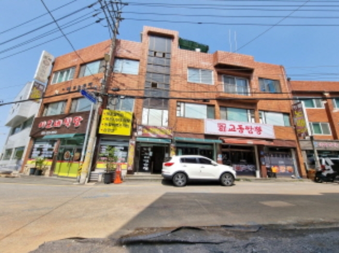 건물외관(3층 상가건물)