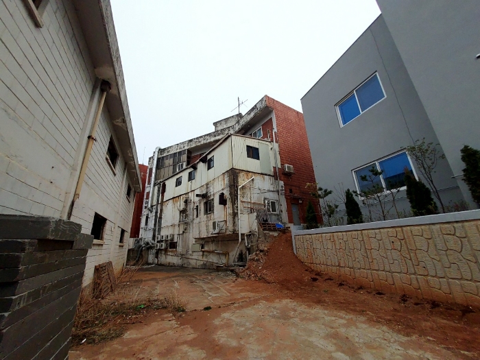 본건물 후면 및 주변전경