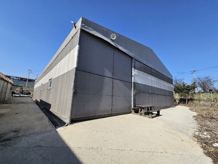 제시 목록 1 및 위지상 제시외 천막구조물  전경