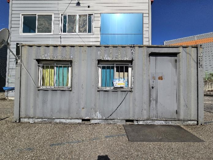 제시 목록 1 및 위지상 제시외 컨테이너박스 전경