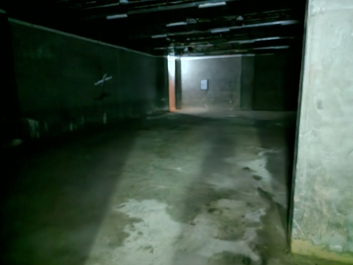 가) 지하층 일부 (창고)