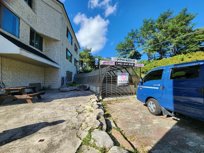 가) 지하주차장 입구