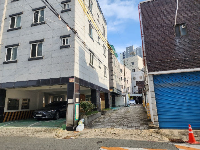 본건 소재 골목