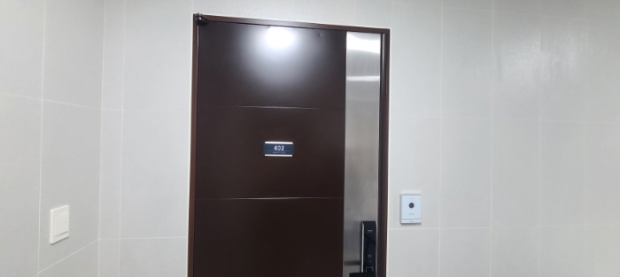 전유세대 출입문 전경