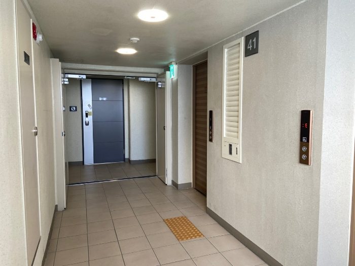 본건 내부 복도 전경