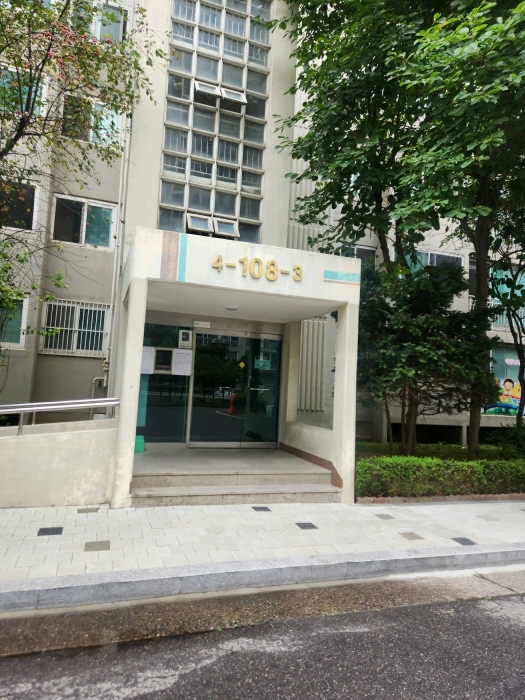 본건 공동 출입구