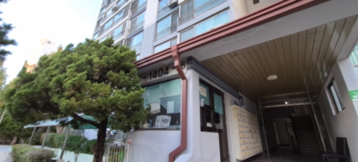 공동현관 출입문