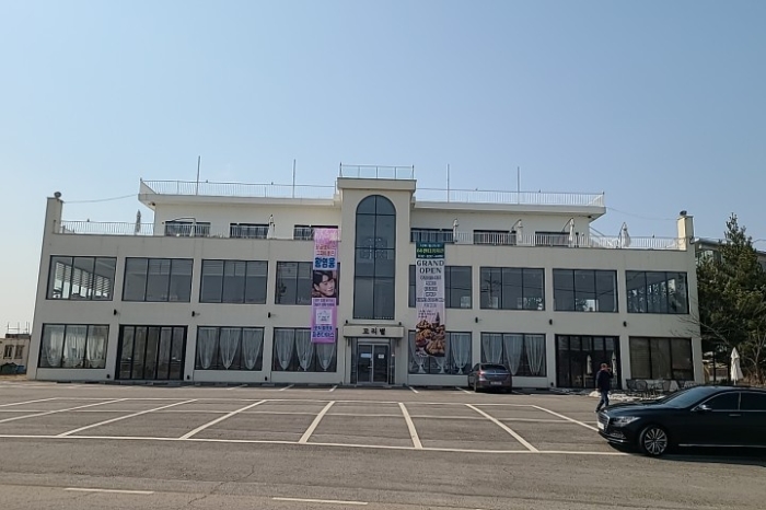 3층 근린생활시설(베이커리카페)