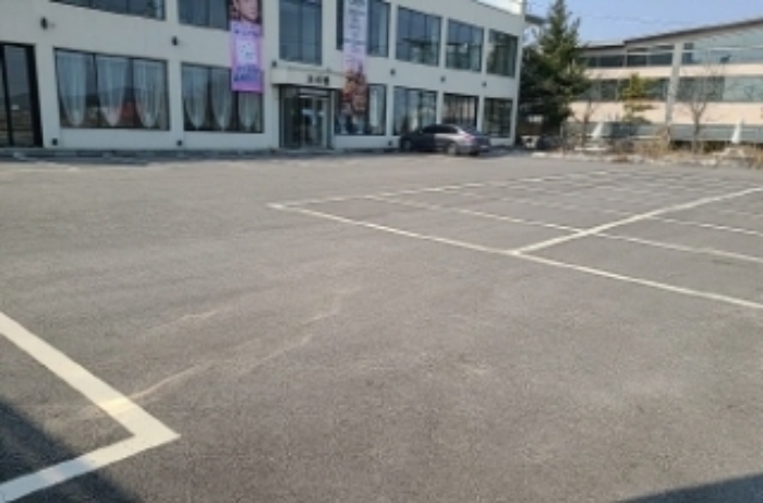 대지(주차장으로 이용)