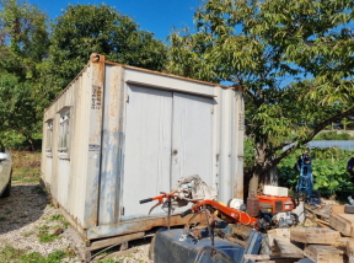 4목록 지상위 컨테이너