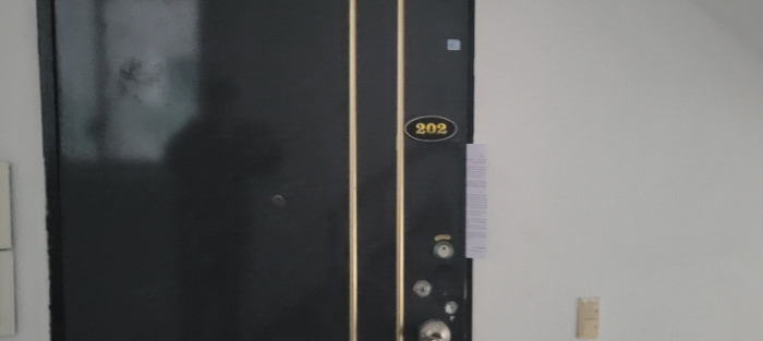 2층 202호 부동산현황조사 안내문 사진