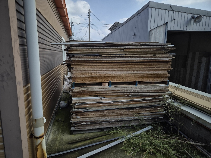 자재 적치물 등