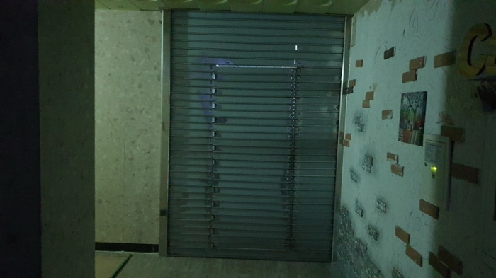 본건1(801호) 안쪽 출입문