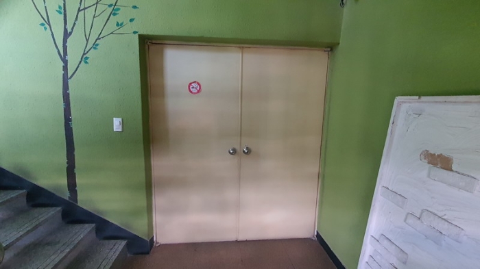 본건2(901호) 바깥쪽 출입문