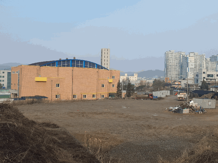 본건 전경(본건 동측에서 촬영)