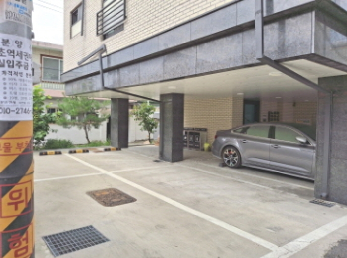 1층 주차장 모습