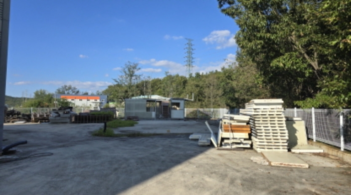 경북 칠곡군 왜관읍 낙산리 877-8. 지상의 전경(제시외 건물 건축 중) 