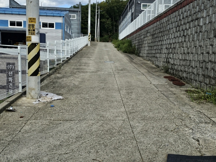 기호 4) 남서측 근경