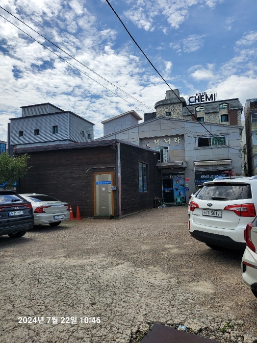 본건의 북측에서 본 전경