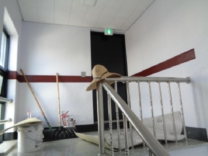 목록1의 다가구주택 옥상 입구 전경