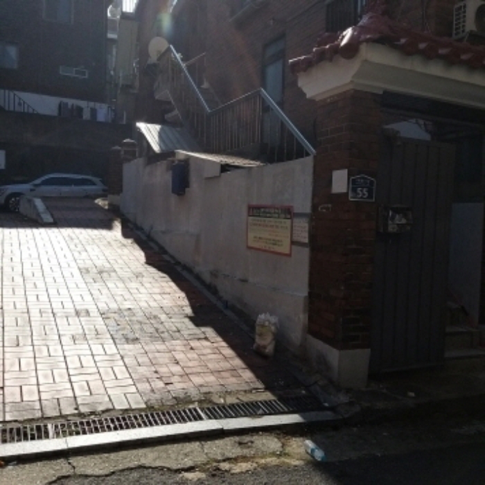 우측에서 바라본 모습